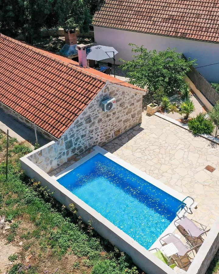 Holiday House Manuela Krusevo
